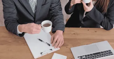 社内恋愛・職場結婚】どこまで規制できる?企業が知っておくべきリスク管理と就業規則の整備