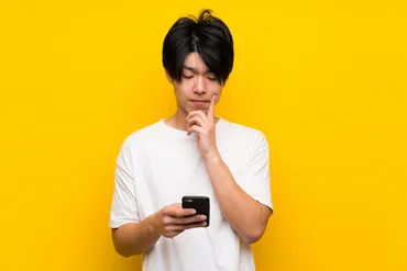 彼女がLINEを既読無視する理由や心理は？おすすめの対処法も徹底解説！