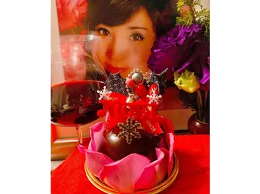 川島なお美さんの夫・鎧塚俊彦さん、「女房の為にたった一つ」作ったクリスマスケーキを披露「お二人並んでますね」(2/2) 